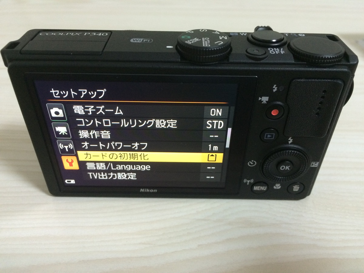 ニコンのコンパクトデジタルカメラp340